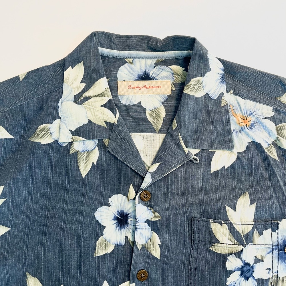 Tommy Bahama Hawaiian Shirt Button Floral Blue 100% Silk Men's Size M Retro